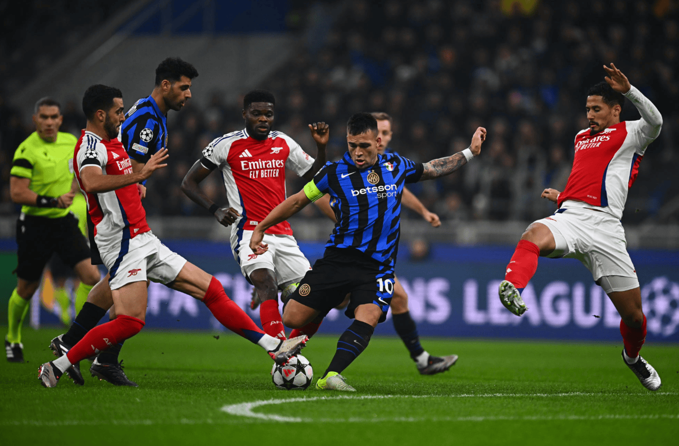 热那亚vs佛罗伦萨：洛伦佐-科隆博、厄斯蒂高首发，德赫亚、多多出战（热那亚战佛罗伦萨：洛伦佐-科隆博、厄斯蒂高先发，德赫亚与多多出场）