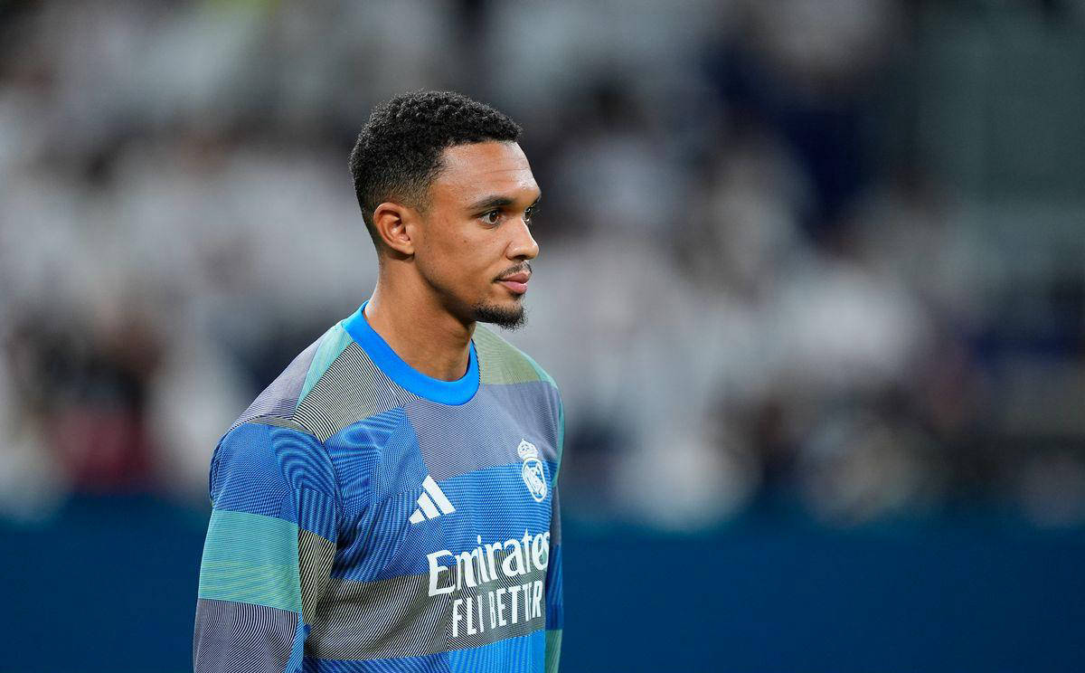 判决书：原天津泰达球员白某峰因受贿判有期徒刑一年，缓刑一年（法院判决：前天津泰达球员白某峰因受贿获刑一年，缓刑一年）